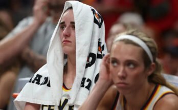 Caitlin Clark of Indiana Fever is on the bench after an apparent injury during the second half of a WNBA basketball match against Connecticut Sun, Tuesday, July 15, 2025, in Boston. (AP photo / Michael Dwyer)